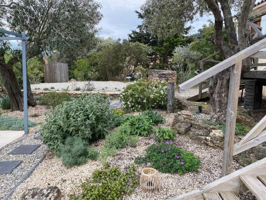 Neuve Romantique Montbrun-des-Corbières Exteriér fotografie