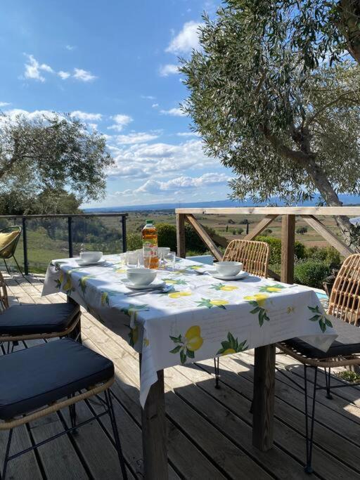 Neuve Romantique Montbrun-des-Corbières Exteriér fotografie