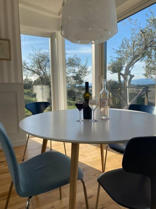 Neuve Romantique Montbrun-des-Corbières Exteriér fotografie